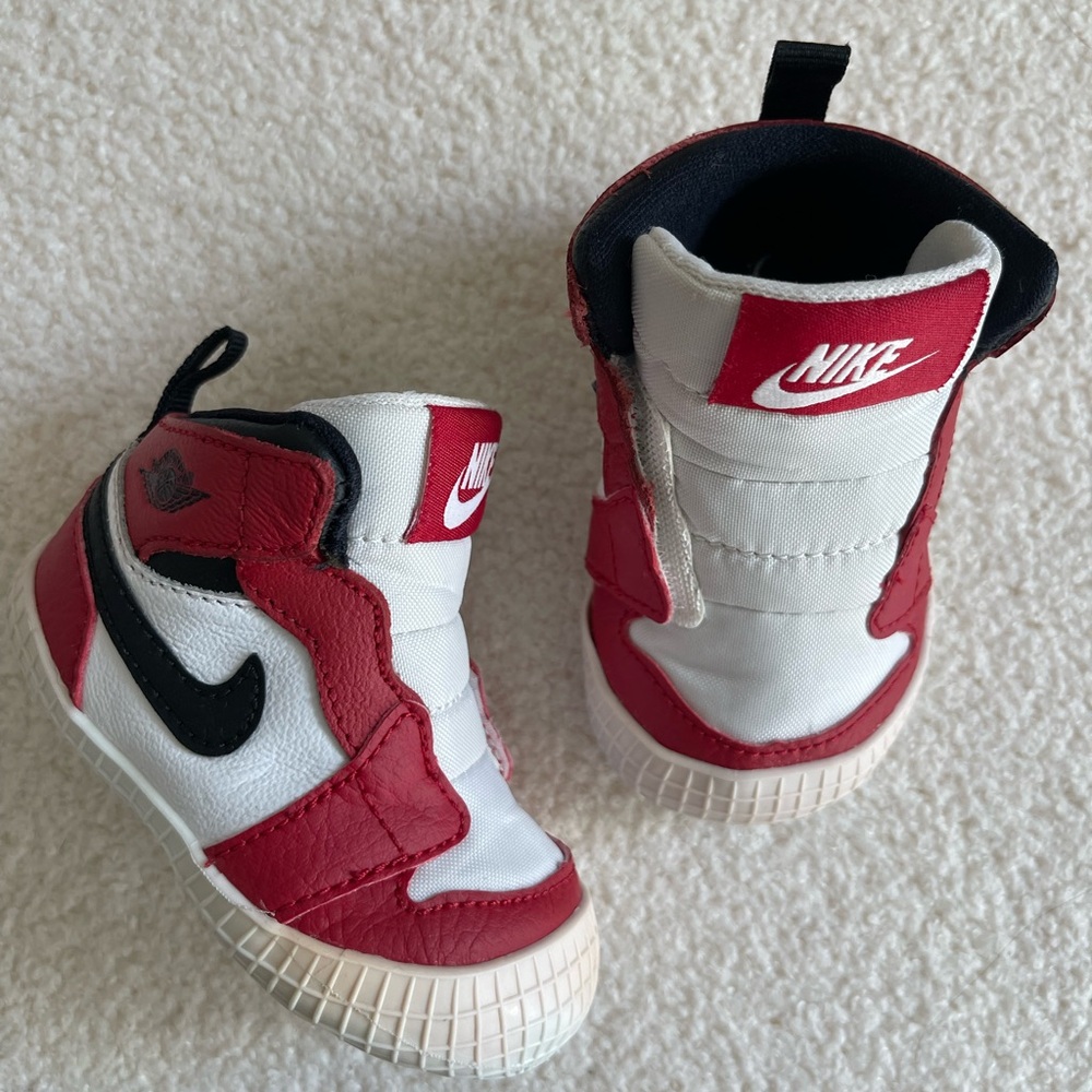 Jordan 1 Lost and Found 3c